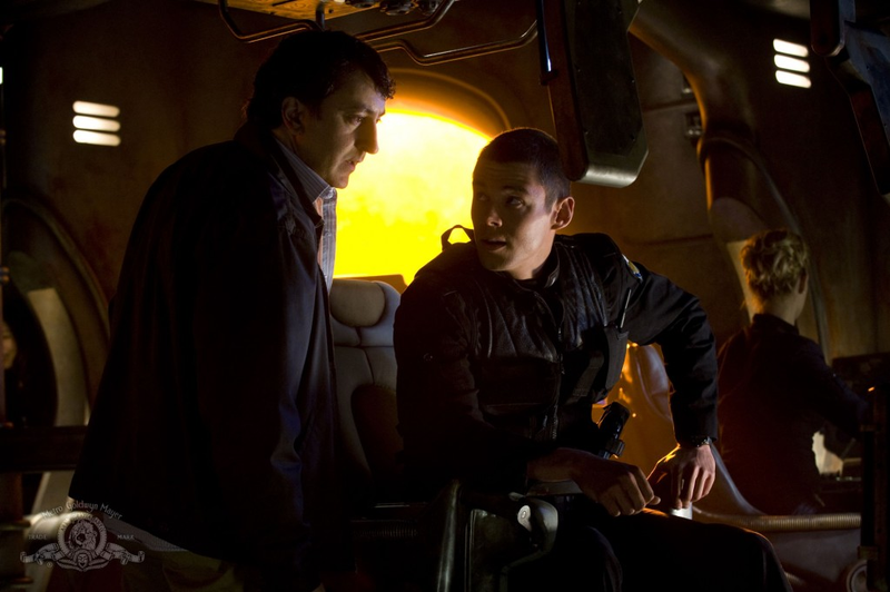 Illustration for article titled Stargate Universe "Light" Pics